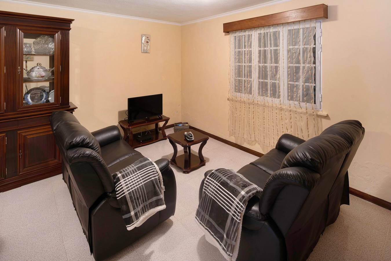 Holiday Home 'Silvia's House' with Private Terrace, Private Garden and Wi-Fi in São Miguel Island, Rosto do Cão (Livramento)