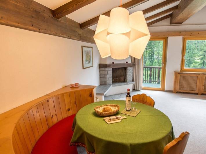 Ganze Wohnung, Chesa La Furia Dach Whg 45m2 in Pontresina, Sankt Moritz
