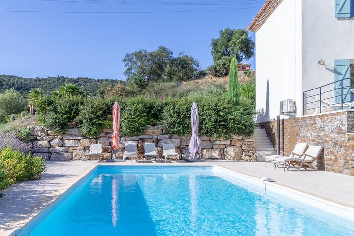 Location de vacances pour 10 personnes, avec terrasse et jardin à Le Plan-de-la-Tour - 3