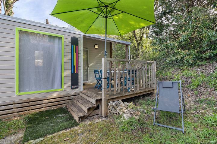Mobil home pour 6 personnes, avec jardin et bassin pour enfant, animaux acceptés à Bouzic