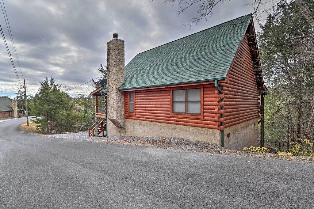 Smoky Mountains Cabin < 1 Mi to Douglas Lake in Douglas Lake