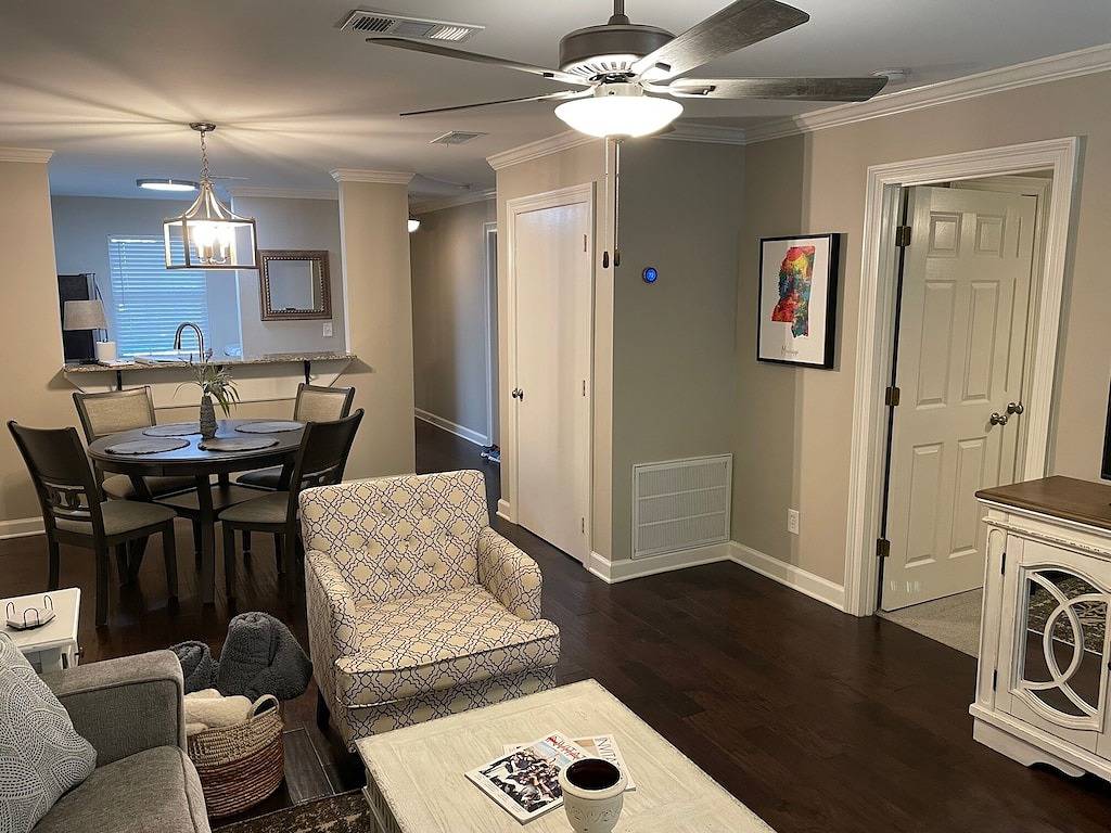 Ganze Wohnung, Walk to Ole Miss Games, Oxford Square - 2 Master Suites - Patio - Near Stadium! in Oxford (MS), Lafayette County