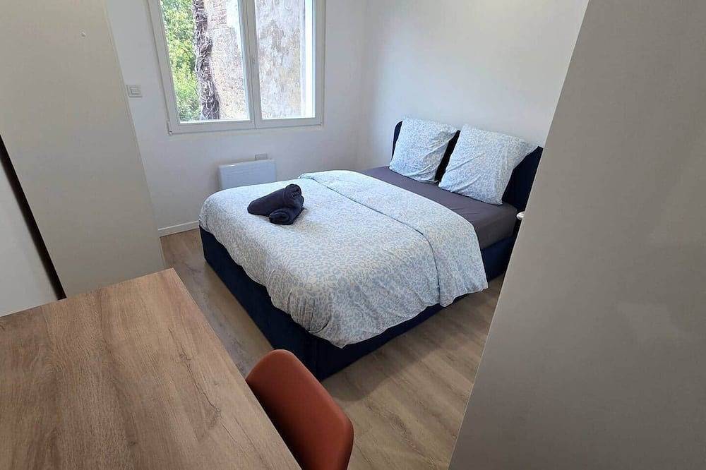 Entire apartment, Le quai 22, Arras station - 3 bedrooms and 3 bathrooms in Arras, Arras region