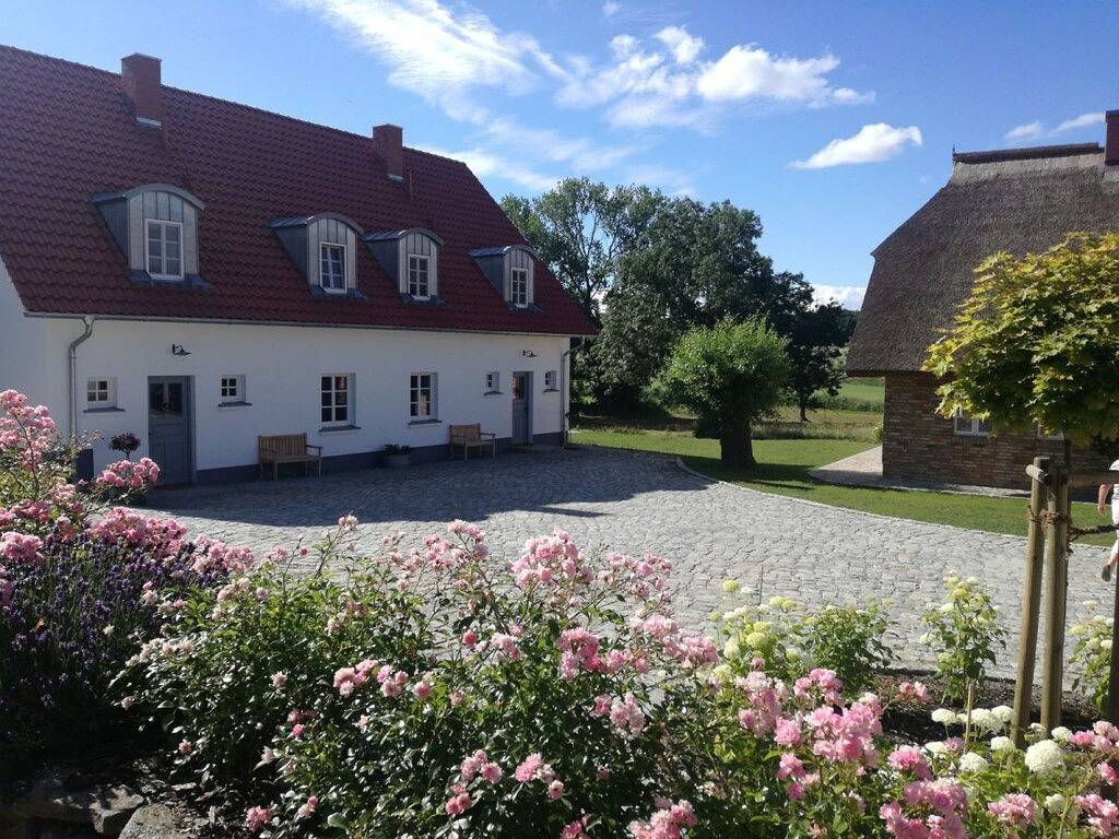 Hütte in Vilmnitz mit Schwimmbecken in Vilmnitz, Putbus