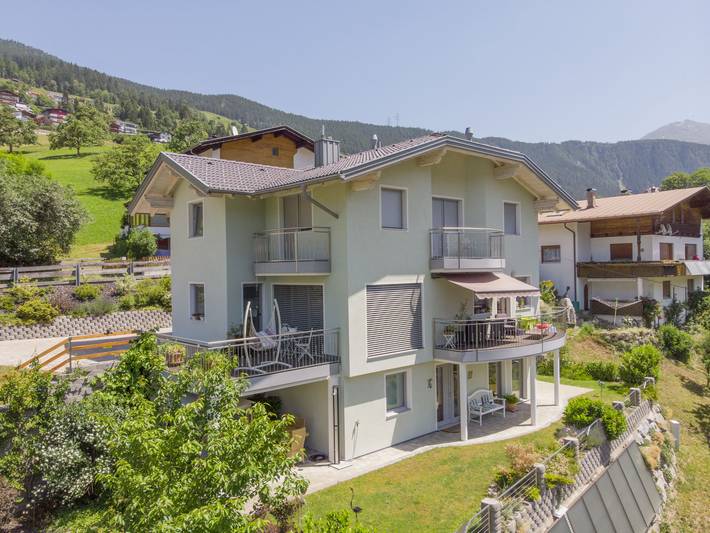 Ferienwohnung für 2 Personen, mit Terrasse und Garten sowie Ausblick in Fließ