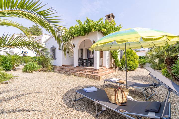 Villa für 6 Personen, mit Terrasse und Garten in Empuriabrava