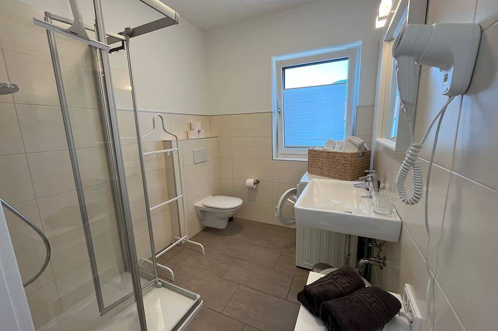 Ganze Wohnung, Apartment mit großer Terrasse in Traunviertel