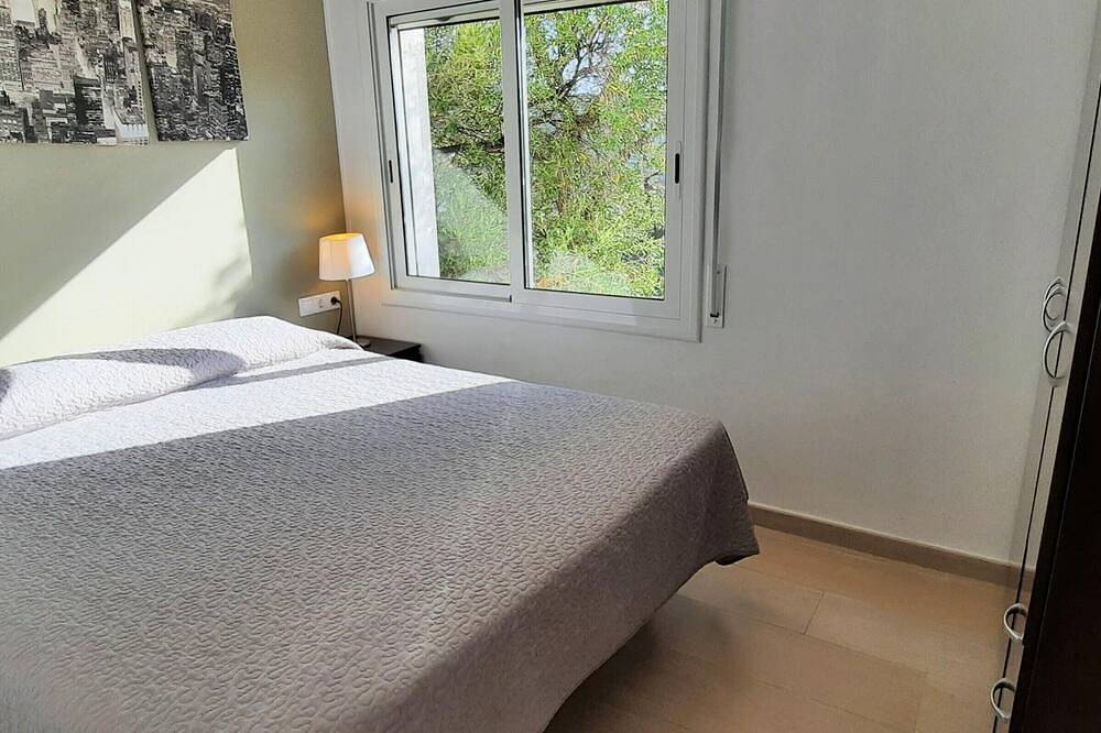 Apartamento entero, Apartamento en Colera con Terraza y Piscina Comunitaria in Colera, Alt Empordà