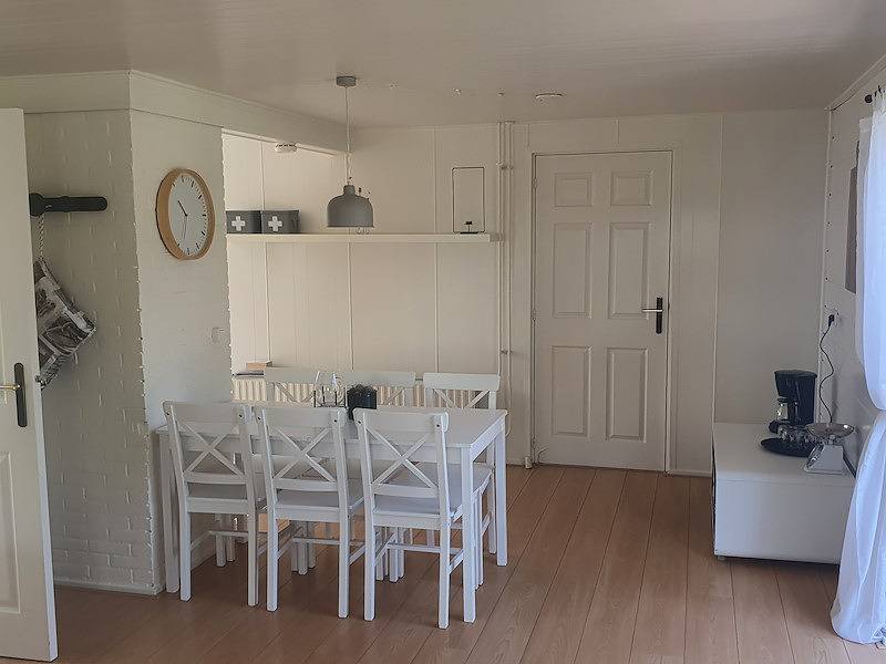 Vakantiefriesland — Vakantiehuis Nes met groot grasveld in Nationaal Park De Alde Feanen