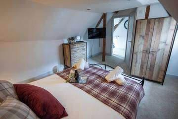 Chalet for 6 People in Fordingbridge, New Forest, Photo 1