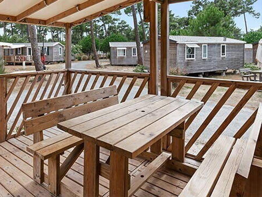 Yelloh! Village Camping Domaine des Bans - Mobilhome 6 personas - Mobil-home | Premium | 3 Dormitorios | 6 Pers. | Terraza elevada | Aire acondicionado. in Corcieux, Parque natural regional de los Ballons des Vosges