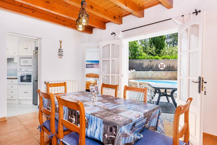 Casa de Férias 'Sa Calma' com Piscina Privada, Wi-Fi e Ar Condicionado in Son Serra de Marina, Santa Margalida