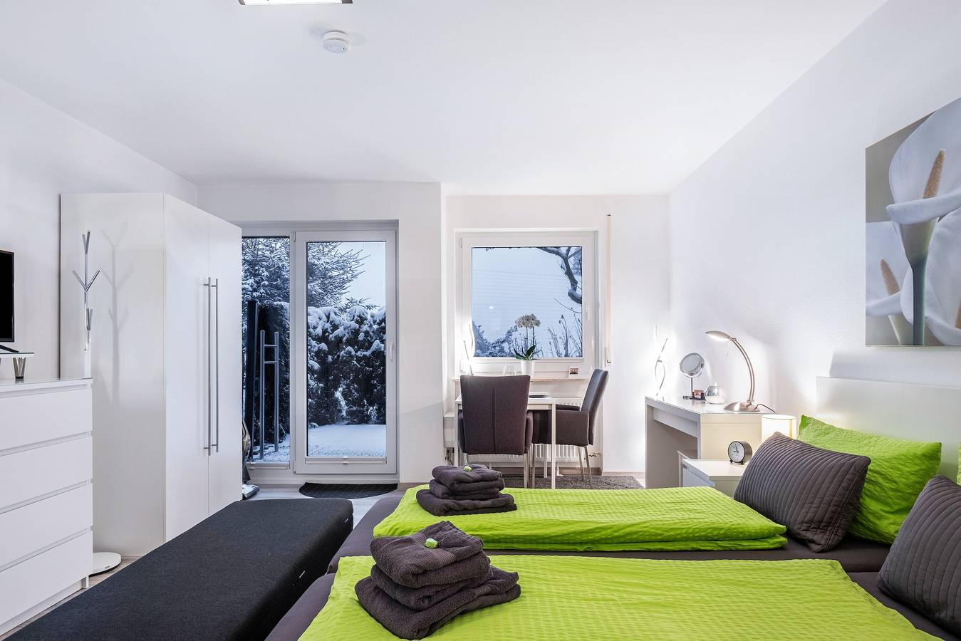 Entire studio, Studio 'Black Forest View App 2 with Pool' with Mountain View, Private Terrace and Wi-Fi in Schönwald im Schwarzwald, Southern Black Forest