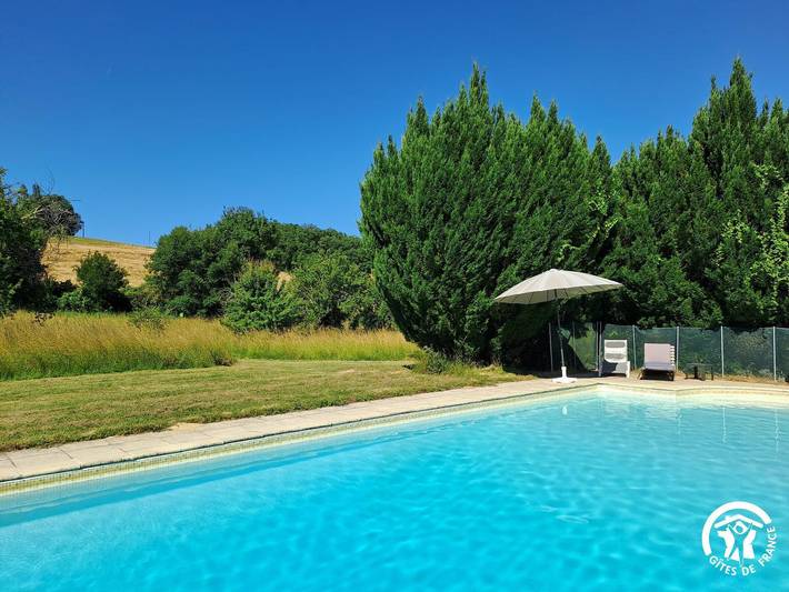 Gîte pour 12 personnes, avec jardin ainsi que terrasse et piscine à Castelnau-de-Montmiral - 2