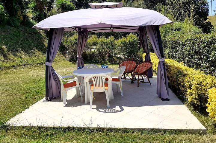 Appartement de vacances pour 4 personnes, avec terrasse et jardin