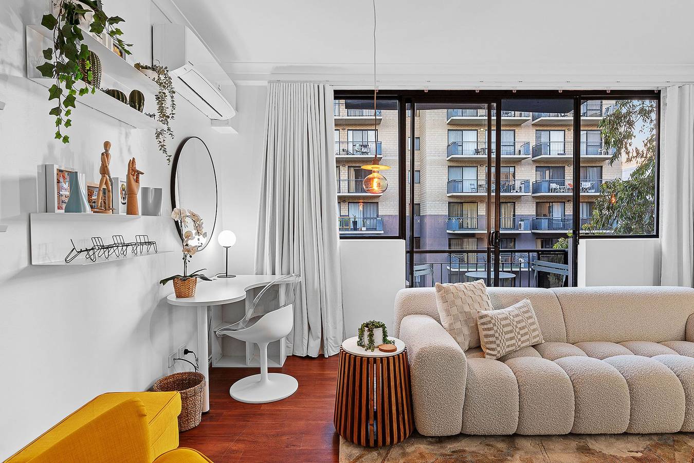 Entire apartment, Bespoke East Perth - Sleeps 2 - Superior Wifi in East Perth, Perth