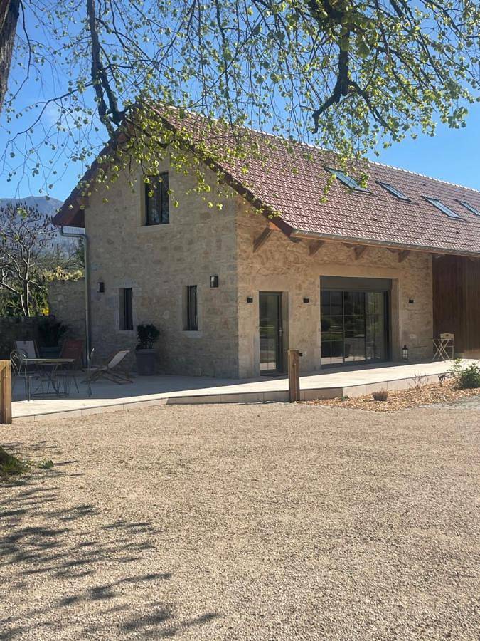 La Villa de Paul - Maison d'hôtes in Yenne, Région de Chambéry