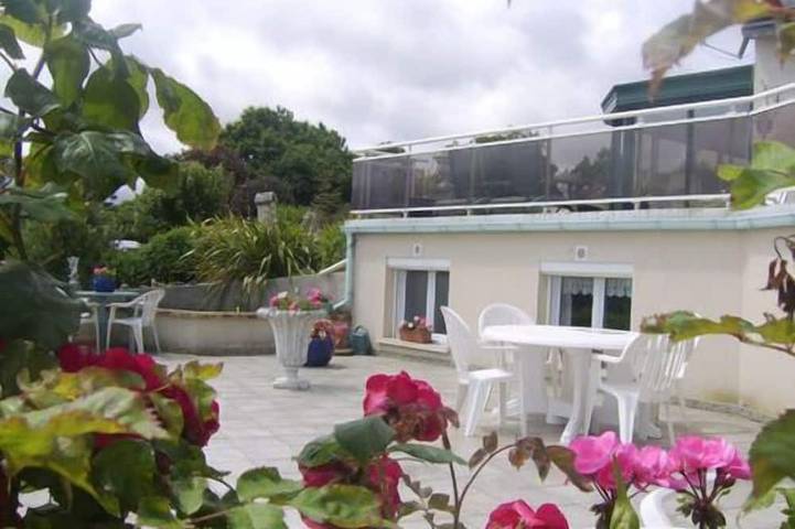 Location de vacances pour 3 personnes, avec jardin et terrasse à Ploubazlanec