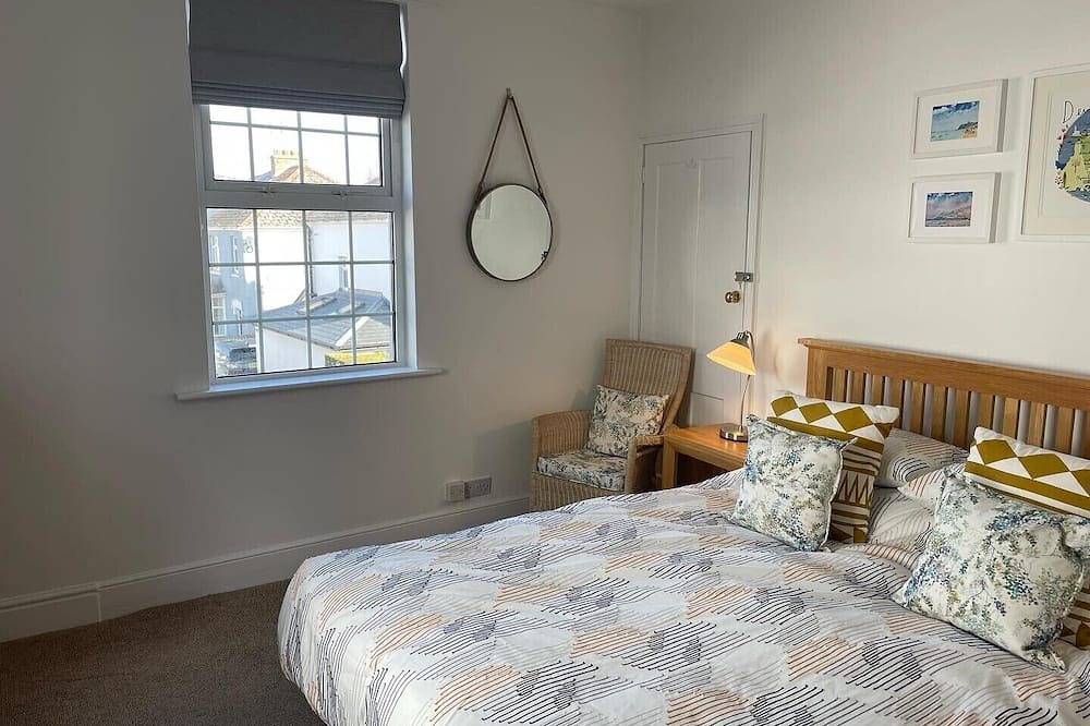 Ideal for families and pet owners, parking space and 5 minutes walk to the beach in Shaldon, Devon
