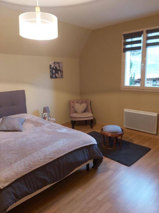 Chambre d’hôte pour 2 personnes, avec jardin ainsi que piscine et vue