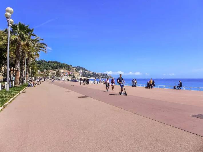 Ferienhaus für 8 Personen, mit Pool und Balkon in Nizza