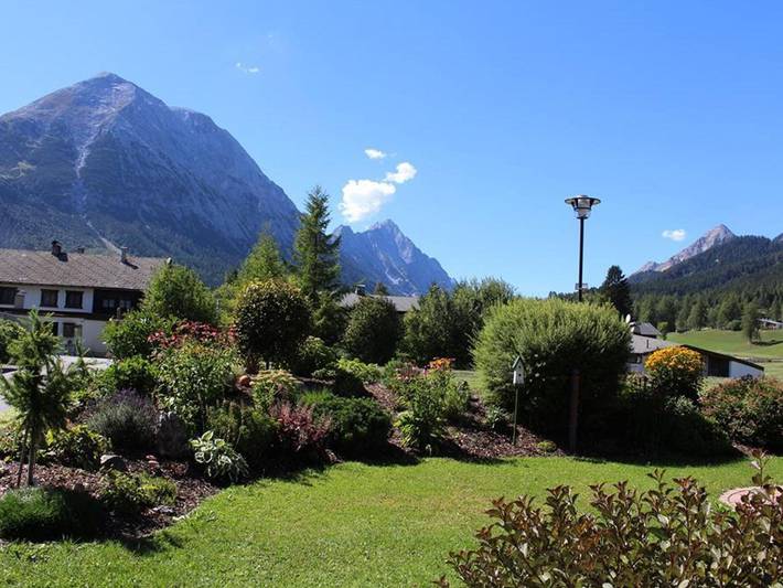 Ferienwohnung für 4 Personen, mit Balkon und Terrasse sowie Garten in Leutasch - 2