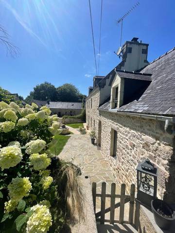 Chambre d’hôte pour 2 personnes, avec sauna et jardin ainsi que vue et piscine à Pouldergat