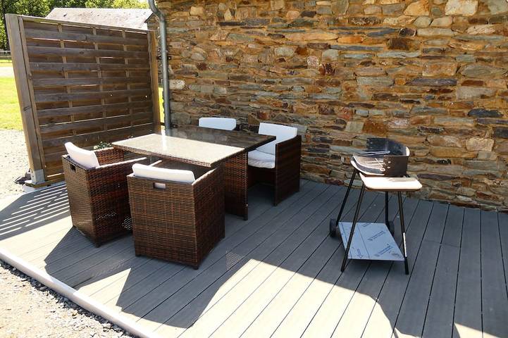 Gîte à la campagne 2 personnes avec piscine intérieure chauffée et couverte à29° in Quelneuc, Région de Vannes