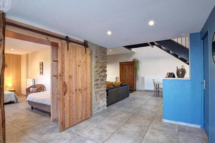 Gîte pour 9 personnes, avec jardin à Chazelles-sur-Lyon - 2