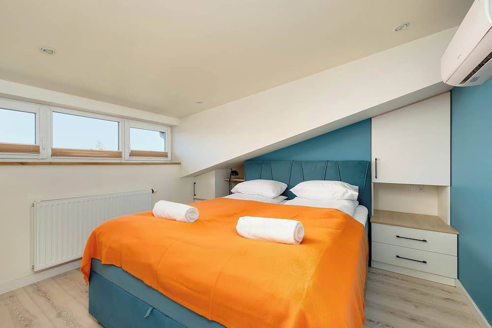 Ganze Wohnung, Jasińskiego 21 Bielsko-Biała | Industrielles Dachgeschossapartment | Parkplatz in Bielitz-Biala, Schlesien