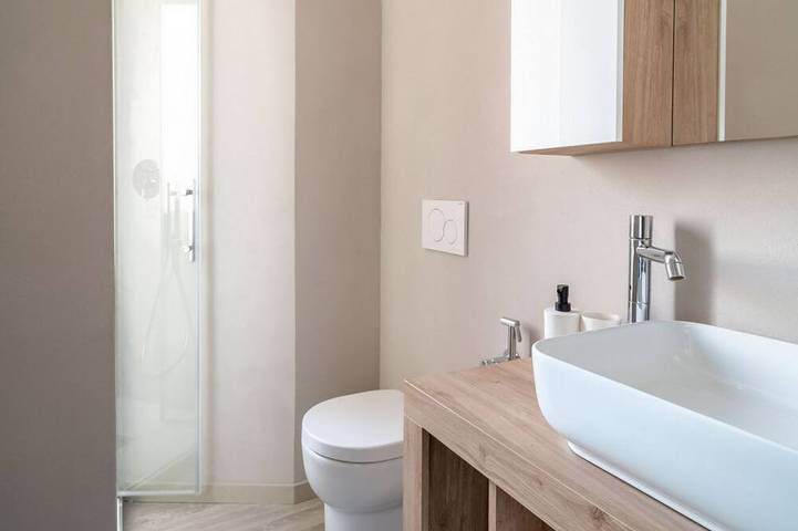 A bright and welcoming 36 square meters loft, perfect for two people, located on the first floor of a building with an elevator (Not accessible to disabled guests).The property is located in a quiet area of ​​Trieste, well-served by major amenities s in Triest, Triest Provinz