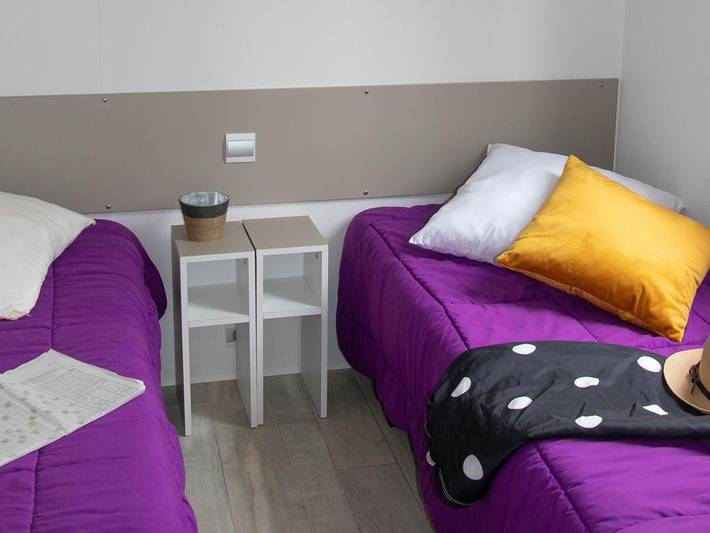 Camping Le Saint Laurent - Mobilheim 4 personen - Confort - 32m² - 2 Zimmer in Golf Saint-Laurent, Ploemel