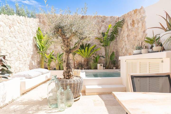 Chalet for 4 people, with pool and terrace as well as garden - 1