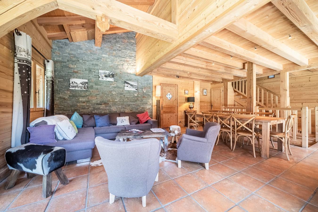 Chalet 'L'aube Claire - 5 Étoiles' avec vue sur la montagne, terrasse privée et Wi-Fi in Morzine, Les Portes du Soleil