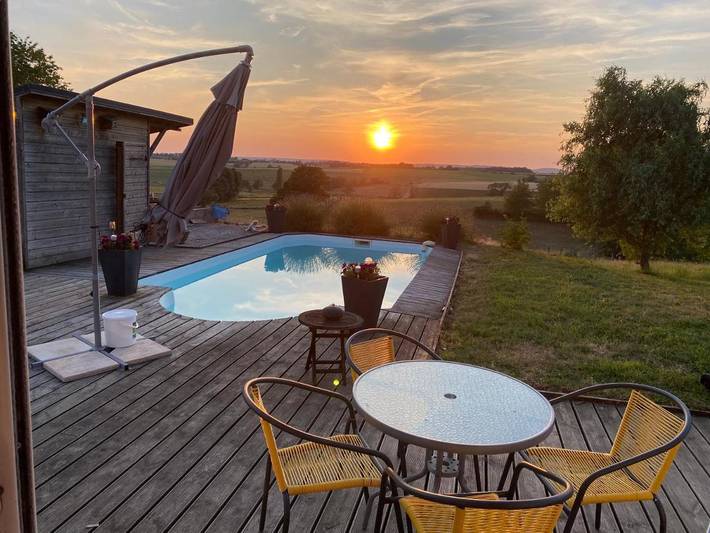 Casa de vacaciones para 3 personas, con vistas además de piscina y jardín - 1