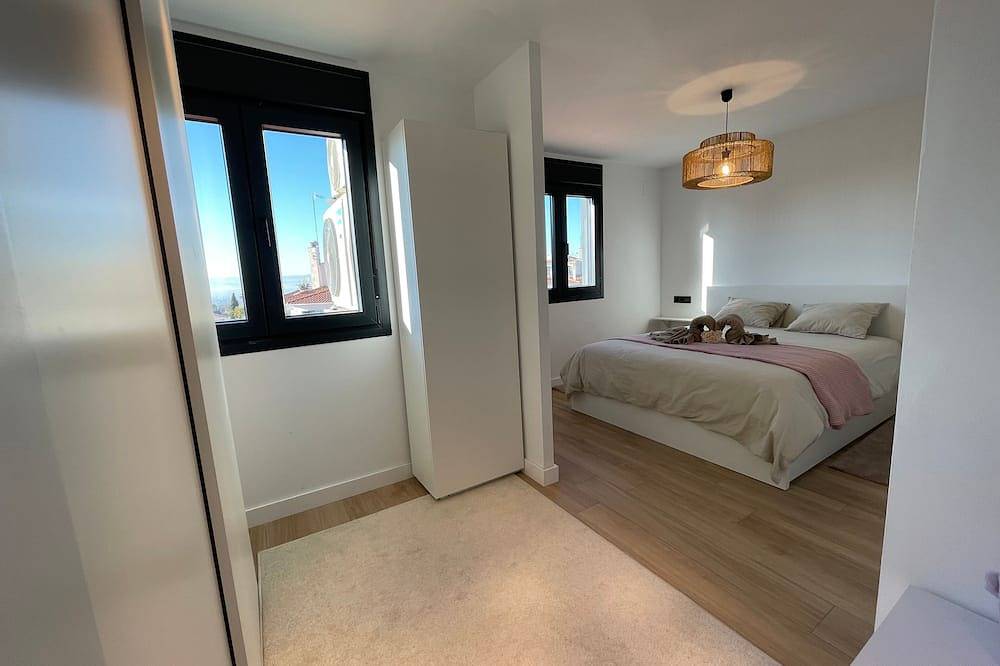 New Luxury Home in Granada with Private Pool in Peligros, Provincia de Granada