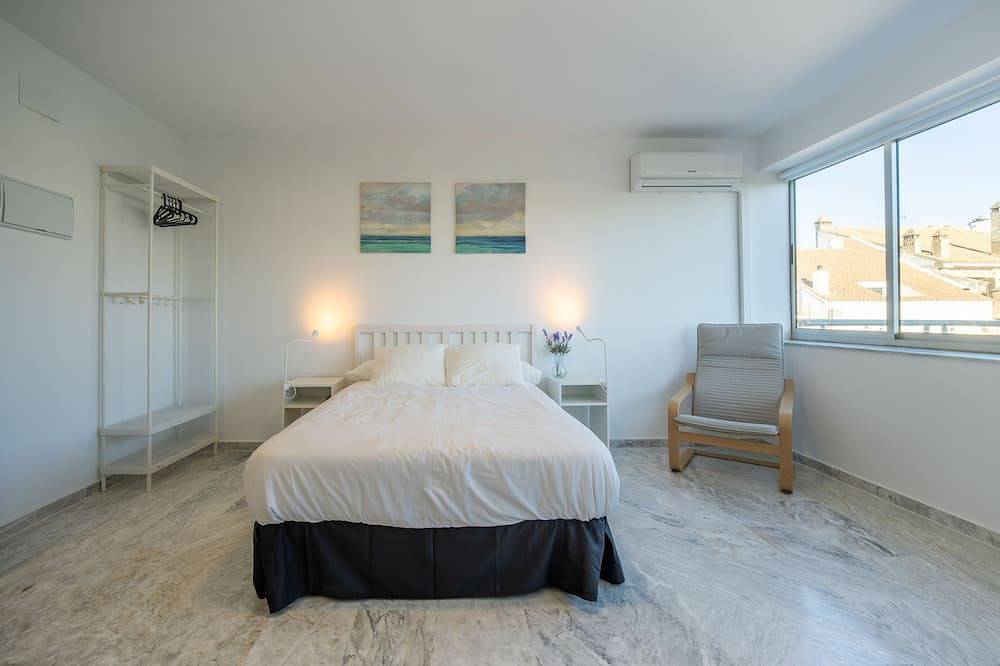 Hostal Palacio Hotel París - Habitación 6A5 in Huelva, Costa de la Luz