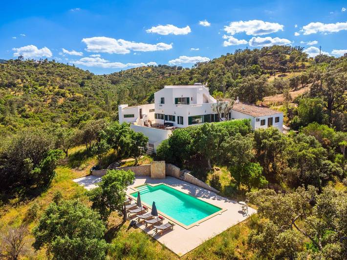 Location de vacances pour 4 personnes, avec Balcon/Terrasse et Balcon ainsi que Terrasse et Piscine dans Santa Catarina da Fonte do Bispo