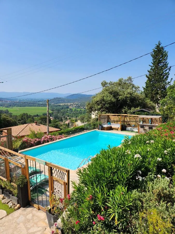 Apartamento de vacaciones para 2 personas, con jardín y terraza además de piscina y vistas - 1