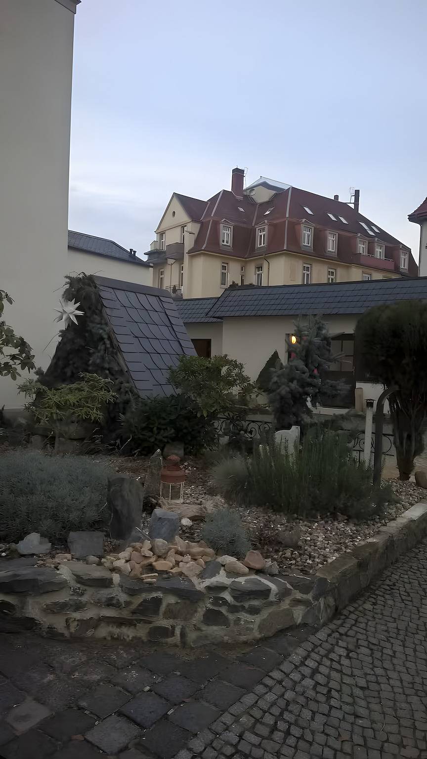 Casa de huéspedes 'Romantikzimmer in Striesen' con terraza compartida, jardín compartido y Wi-Fi in Blasewitz, Dresde