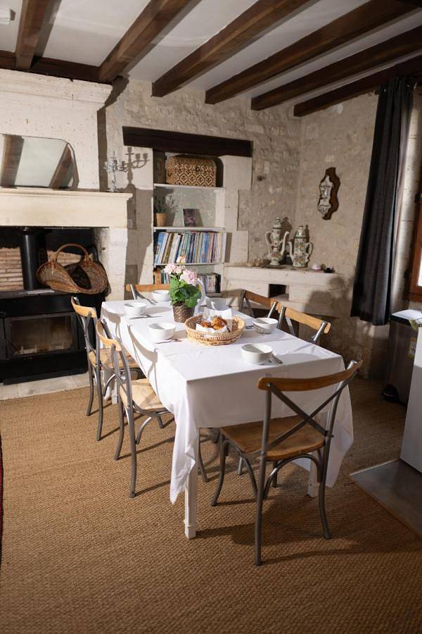 Location de vacances pour 10 personnes, avec jardin ainsi que vue et piscine à Chillac - 3