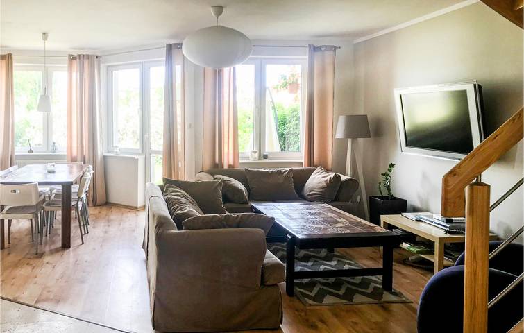 Ferienhaus für 8 Personen mit Terrasse in Darłowo, Powiat Sławieński