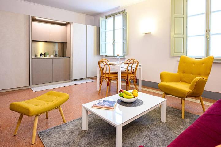Chambre d’hôte pour 3 personnes, avec balcon ainsi que vue et vue sur le lac dans Torre del Lago Puccini - 2