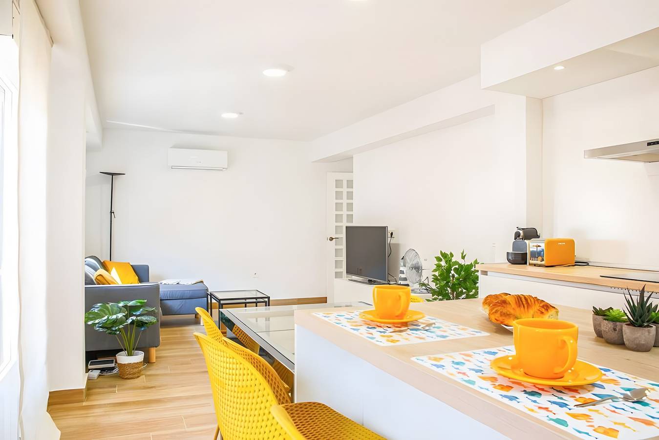 Entire apartment, Apartment 'Magnifico Apto Pleno Centro Almeria' with Balcony, Wi-Fi and Air Conditioning in Almería, Costa de Almería