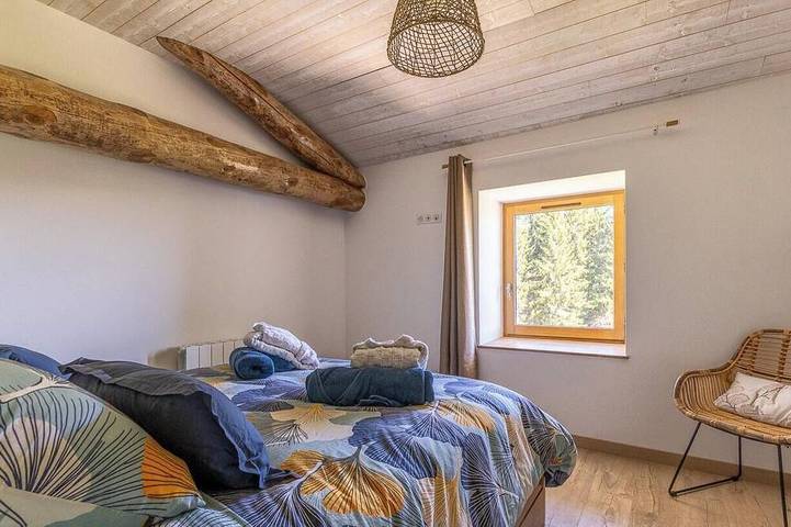 Location de vacances pour 6 personnes, avec jardin ainsi que balcon et sauna à Saint-Anthème - 3