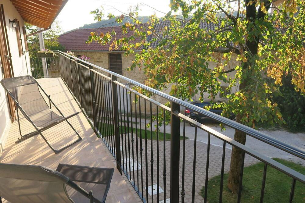 Bellissima villa indipendente per 6 persone con A/C, Wifi, Tv e terrazza in Cividale del Friuli, Provincia d'Udine