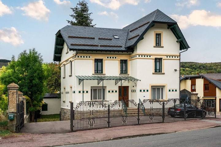 Maison de vacances pour 12 personnes, avec balcon et jardin à Saillagouse
