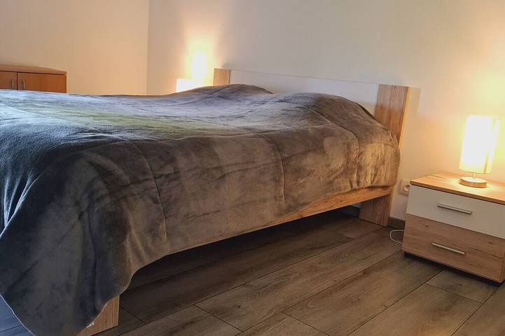 Gîte pour 6 personnes, avec jardin dans Beausaint - 4