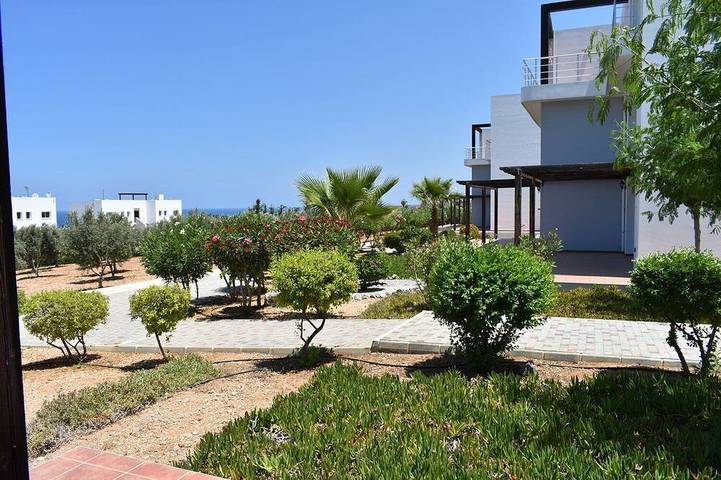 Villa für 4 Personen, mit Balkon und Pool - 1