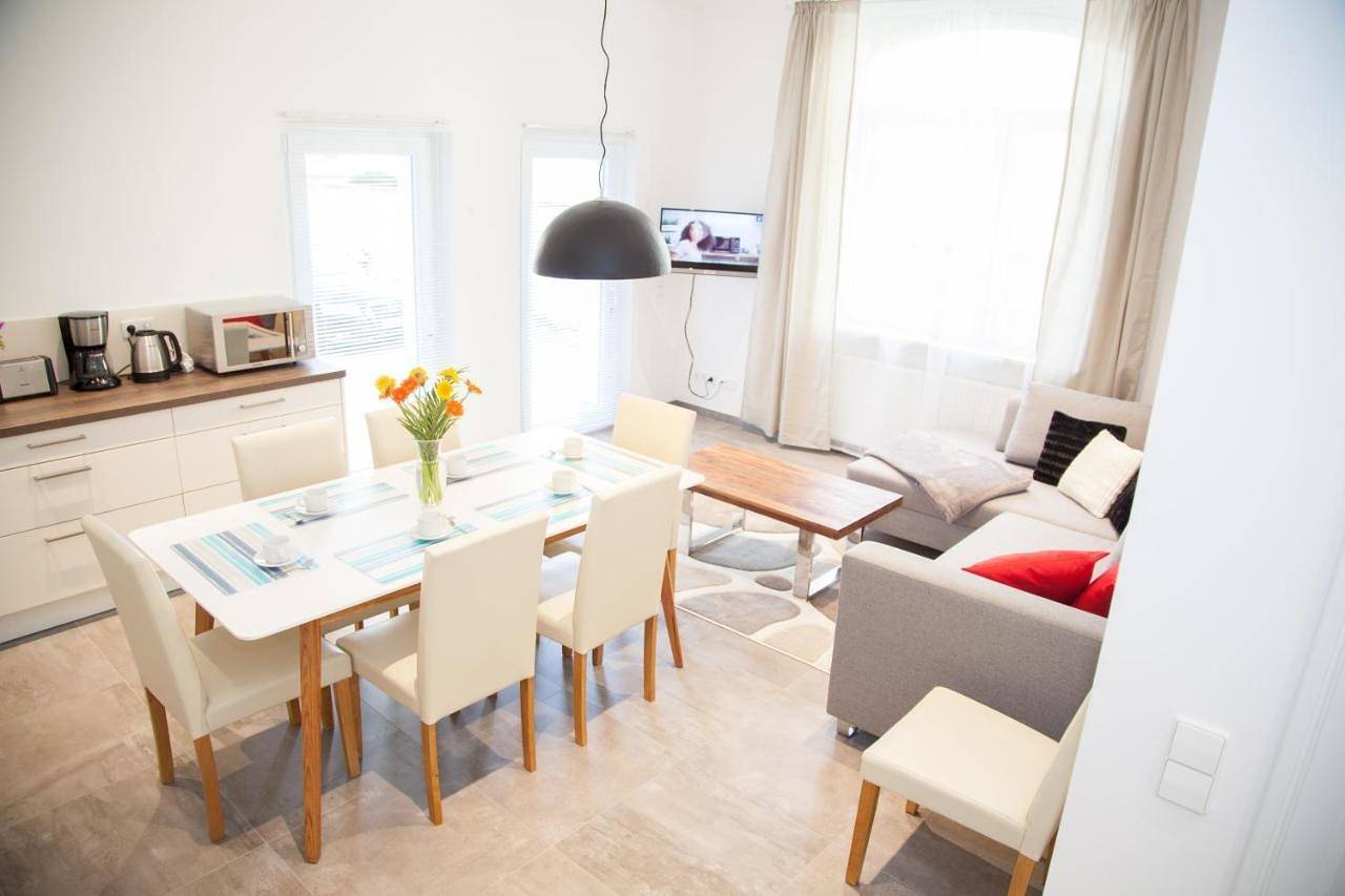 Three-Bedroom Apartment in Heidelberg, Plaine du Rhin